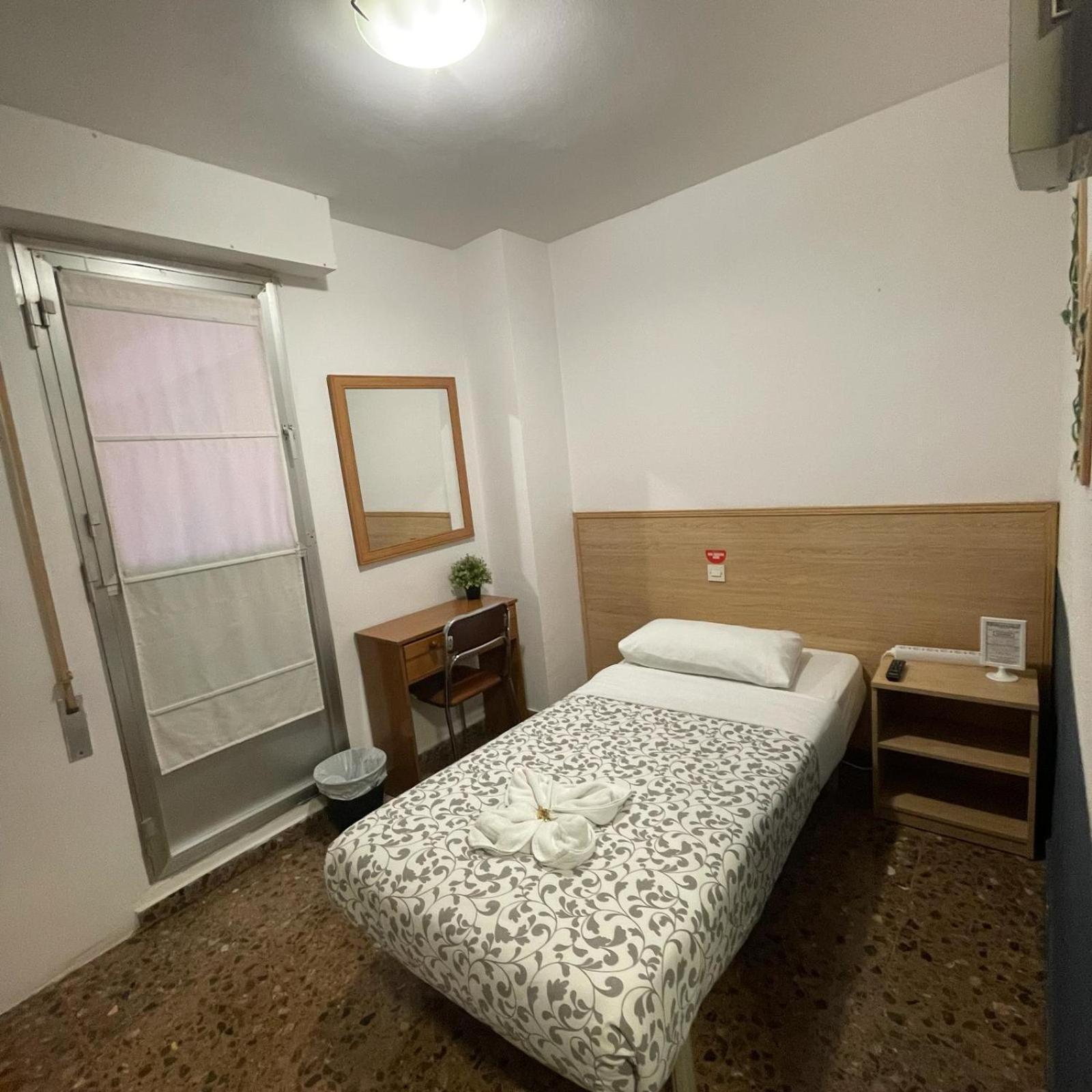 Hostal Milmarcos Saragoça Exterior foto
